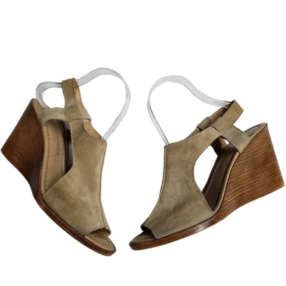 Barbara Barbieri beautiful 100% Sueded leather made in Italy wedge sandals. - Picture 2 of 12